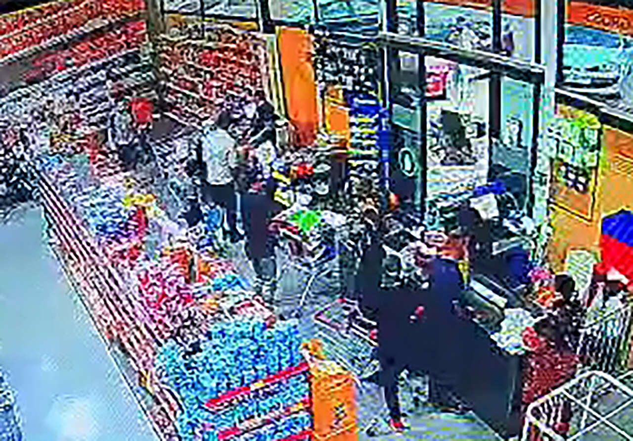 Düğünlere davetli gibi girip takıları çalmıştı! Tahliye edildi, yine çalarken yakalandı 1